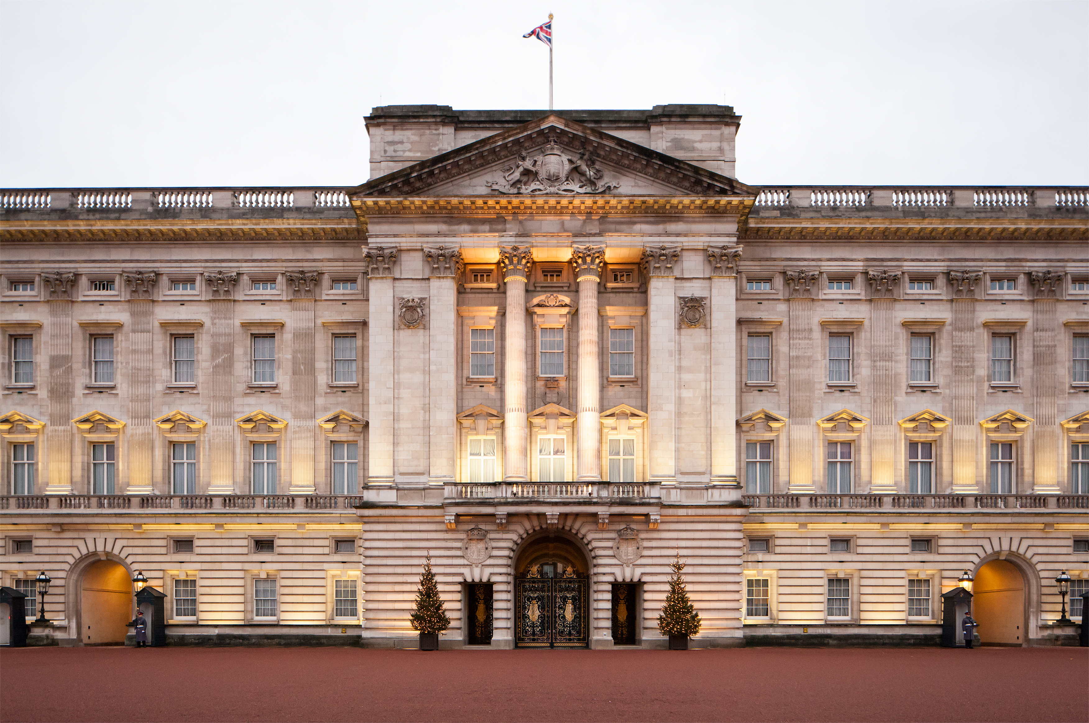 Disabled access at Buckingham Palace london